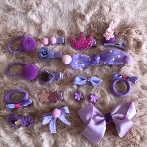 Set of 17 hair accessories